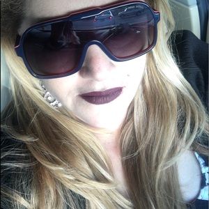 Meet your Posher, Claudia patricia